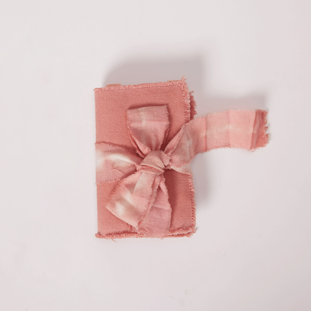 ARTIST'S PAPER BUNDLE